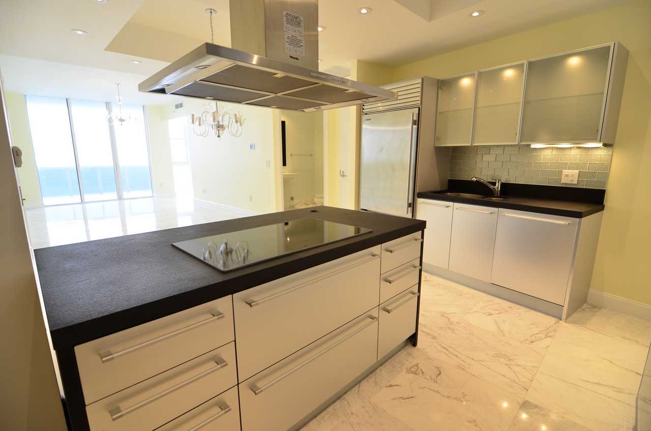 Kitchen remodeling Miami by Active Builders
