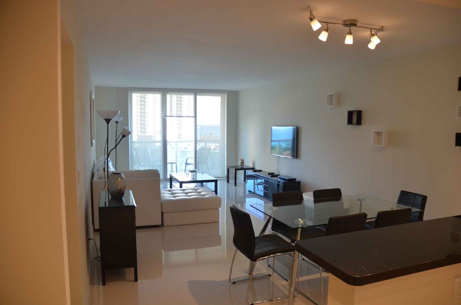 Home remodeling in Sunrise – living space renovation by Active Builders