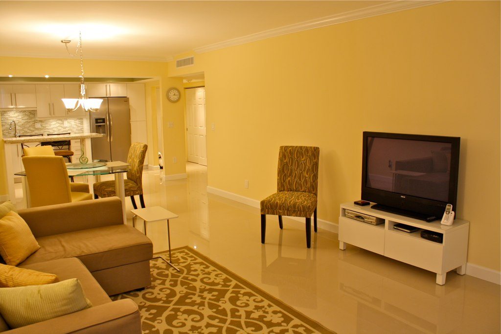 Kitchen contractor Miami – complete renovation with new cabinets and appliances
