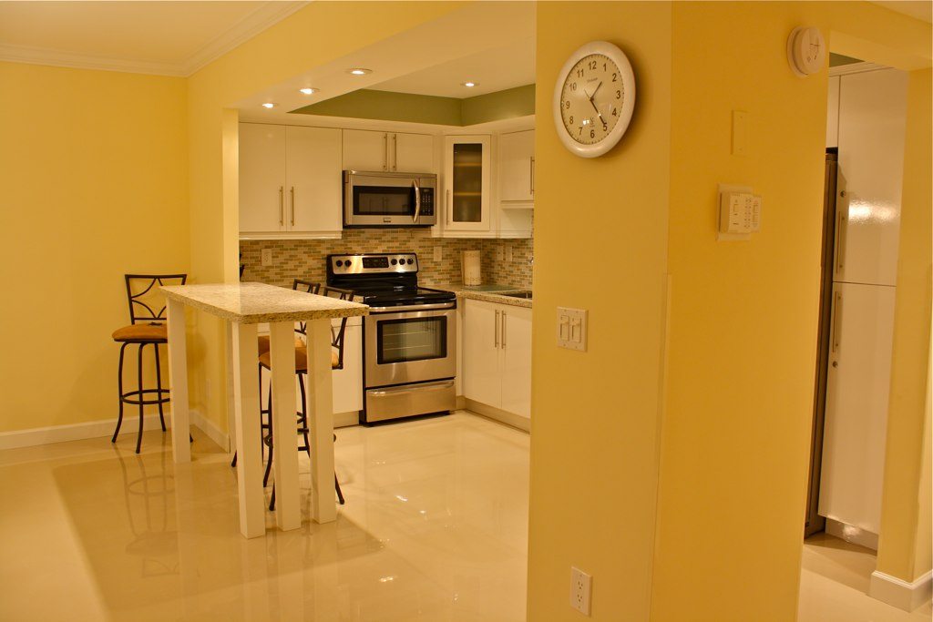 Kitchen remodeling Hollywood FL – bright open layout after complete renovation